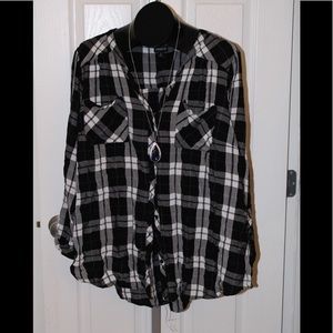 🏳️‍🌈Gently used black and navy tunic🏳️‍🌈